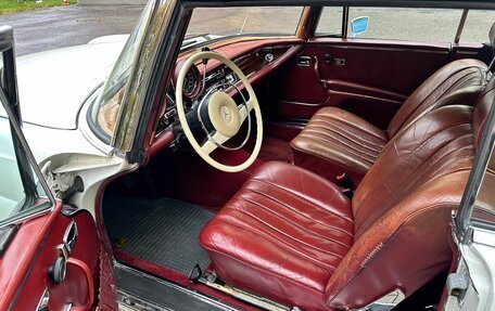 Mercedes-Benz W111, 1970 год, 5 950 000 рублей, 7 фотография