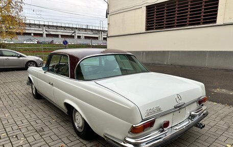 Mercedes-Benz W111, 1970 год, 5 950 000 рублей, 3 фотография