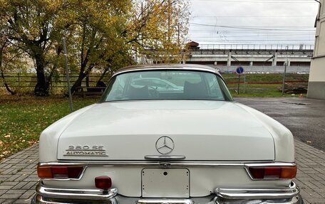 Mercedes-Benz W111, 1970 год, 5 950 000 рублей, 2 фотография