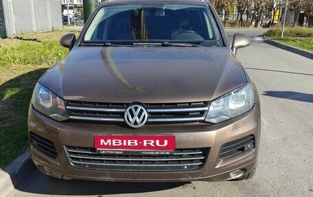 Volkswagen Touareg III, 2012 год, 1 386 000 рублей, 2 фотография