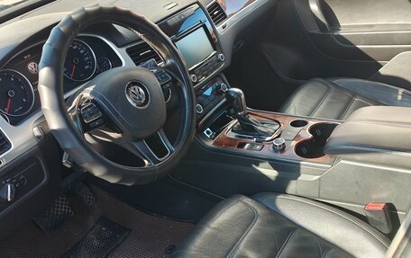 Volkswagen Touareg III, 2012 год, 1 386 000 рублей, 9 фотография