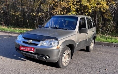 Chevrolet Niva I рестайлинг, 2012 год, 270 000 рублей, 2 фотография