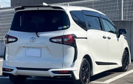 Toyota Sienta II, 2022 год, 1 034 000 рублей, 3 фотография