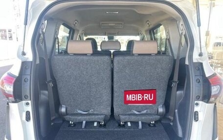 Toyota Sienta II, 2022 год, 1 034 000 рублей, 13 фотография