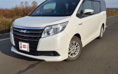 Toyota Noah III, 2014 год, 1 800 000 рублей, 3 фотография