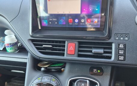 Toyota Noah III, 2014 год, 1 800 000 рублей, 5 фотография