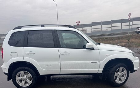 Chevrolet Niva I рестайлинг, 2017 год, 840 000 рублей, 4 фотография