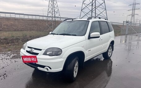 Chevrolet Niva I рестайлинг, 2017 год, 840 000 рублей, 2 фотография