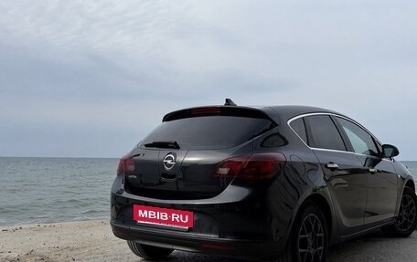 Opel Astra J, 2013 год, 950 000 рублей, 3 фотография