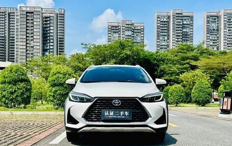 Toyota Yaris XP150 рестайлинг, 2022 год, 1 210 000 рублей, 2 фотография