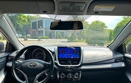 Toyota Yaris XP150 рестайлинг, 2022 год, 1 210 000 рублей, 9 фотография