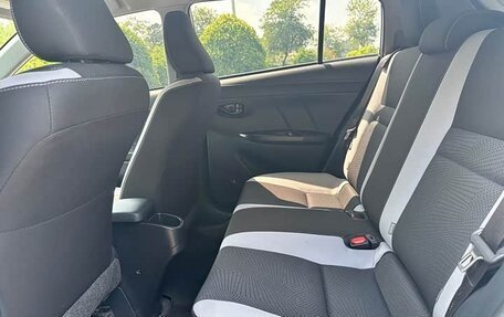 Toyota Yaris XP150 рестайлинг, 2022 год, 1 210 000 рублей, 11 фотография