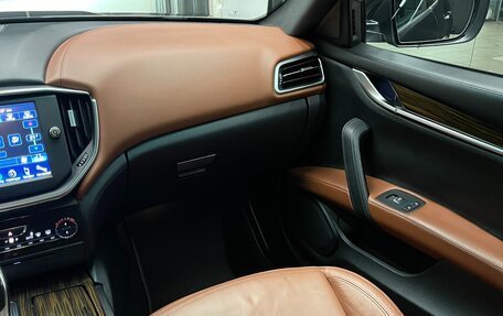 Maserati Ghibli, 2014 год, 2 990 000 рублей, 14 фотография