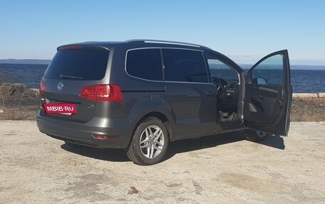 Volkswagen Sharan II, 2013 год, 1 280 000 рублей, 2 фотография