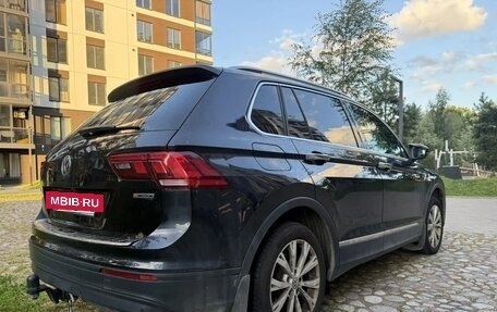 Volkswagen Tiguan II, 2018 год, 2 200 000 рублей, 6 фотография