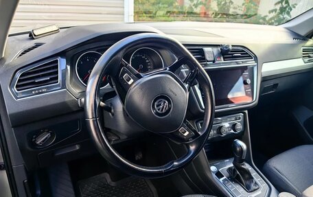 Volkswagen Tiguan II, 2019 год, 2 100 000 рублей, 3 фотография