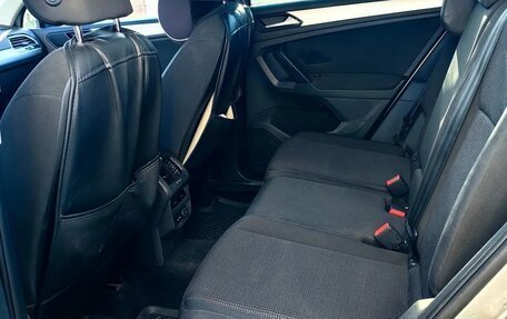 Volkswagen Tiguan II, 2019 год, 2 100 000 рублей, 4 фотография
