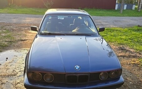 BMW 5 серия, 1992 год, 650 000 рублей, 1 фотография