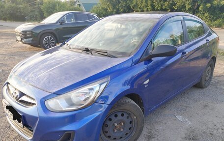 Hyundai Solaris II рестайлинг, 2013 год, 600 000 рублей, 5 фотография