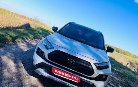 Toyota RAV4, 2025 год, 3 950 000 рублей, 8 фотография