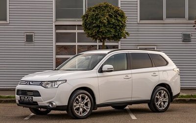 Mitsubishi Outlander III рестайлинг 3, 2013 год, 1 495 000 рублей, 1 фотография