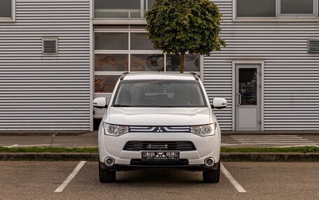 Mitsubishi Outlander III рестайлинг 3, 2013 год, 1 495 000 рублей, 2 фотография