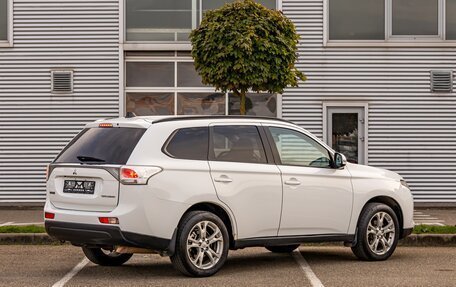 Mitsubishi Outlander III рестайлинг 3, 2013 год, 1 495 000 рублей, 6 фотография