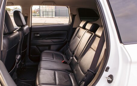Mitsubishi Outlander III рестайлинг 3, 2013 год, 1 495 000 рублей, 17 фотография