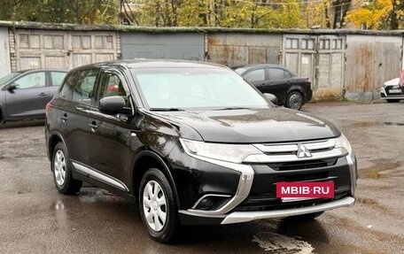 Mitsubishi Outlander III рестайлинг 3, 2016 год, 1 150 000 рублей, 2 фотография