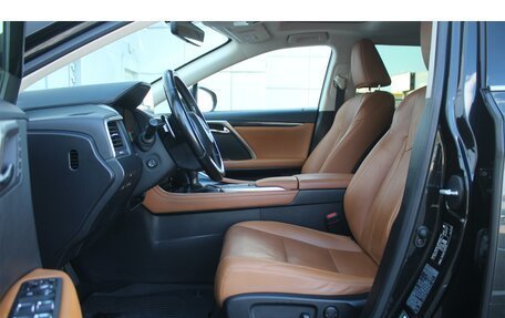 Lexus RX IV рестайлинг, 2020 год, 4 210 000 рублей, 13 фотография
