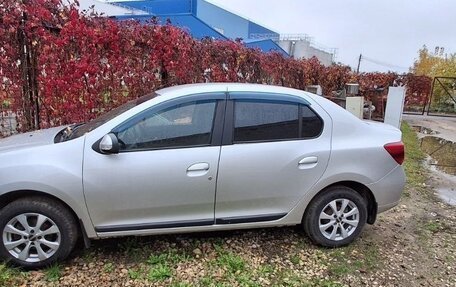 Renault Logan II, 2016 год, 850 000 рублей, 2 фотография