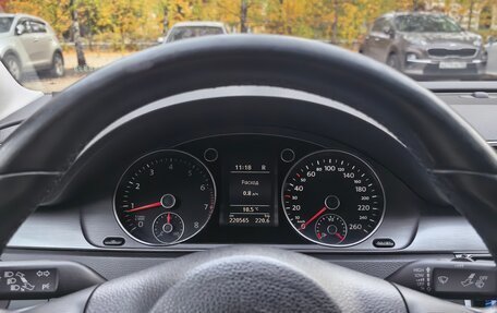 Volkswagen Passat B7, 2011 год, 900 000 рублей, 1 фотография