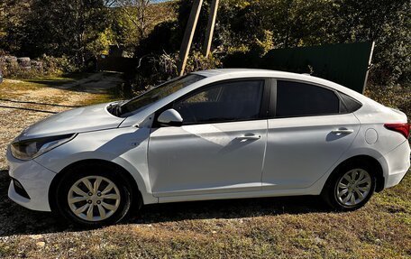 Hyundai Solaris II рестайлинг, 2017 год, 930 000 рублей, 3 фотография