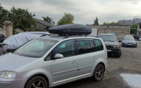 Volkswagen Touran III, 2004 год, 450 000 рублей, 2 фотография
