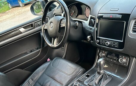 Volkswagen Touareg III, 2011 год, 1 750 000 рублей, 13 фотография