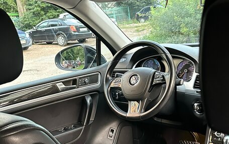Volkswagen Touareg III, 2011 год, 1 750 000 рублей, 10 фотография
