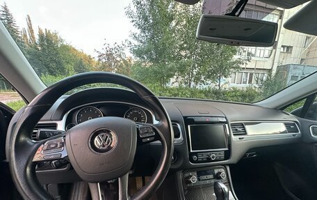 Volkswagen Touareg III, 2011 год, 1 750 000 рублей, 15 фотография