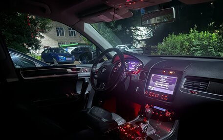 Volkswagen Touareg III, 2011 год, 1 750 000 рублей, 24 фотография
