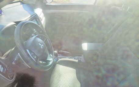 Mitsubishi Outlander III рестайлинг 3, 2014 год, 1 500 000 рублей, 5 фотография