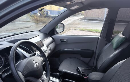Mitsubishi L200 IV рестайлинг, 2011 год, 1 650 000 рублей, 10 фотография