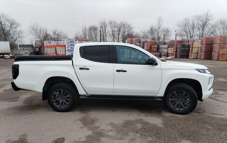 Mitsubishi L200 IV рестайлинг, 2022 год, 3 750 000 рублей, 3 фотография