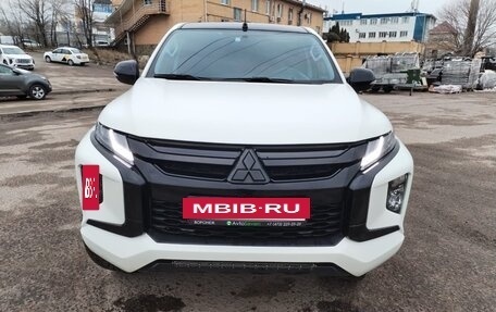 Mitsubishi L200 IV рестайлинг, 2022 год, 3 750 000 рублей, 4 фотография
