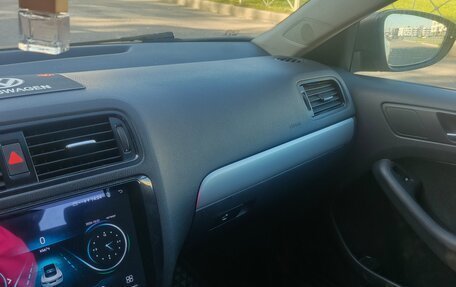 Volkswagen Jetta VI, 2011 год, 600 000 рублей, 7 фотография