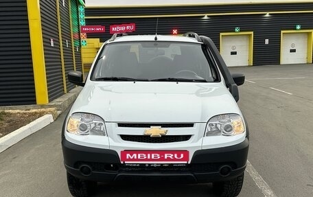 Chevrolet Niva I рестайлинг, 2015 год, 630 000 рублей, 2 фотография