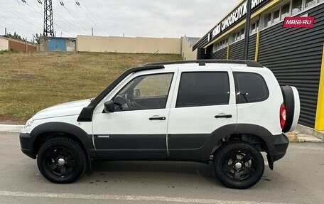 Chevrolet Niva I рестайлинг, 2015 год, 630 000 рублей, 8 фотография