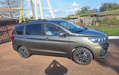 Suzuki Ertiga II, 2023 год, 2 100 000 рублей, 3 фотография