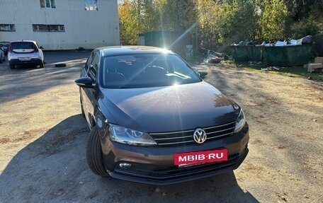 Volkswagen Jetta VI, 2018 год, 1 240 000 рублей, 2 фотография