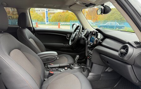 MINI Hatch, 2018 год, 1 300 000 рублей, 13 фотография