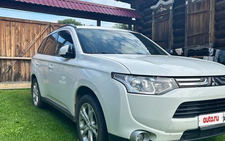 Mitsubishi Outlander III рестайлинг 3, 2012 год, 1 400 000 рублей, 1 фотография