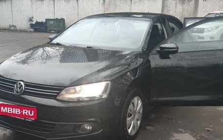 Volkswagen Jetta VI, 2014 год, 780 000 рублей, 2 фотография